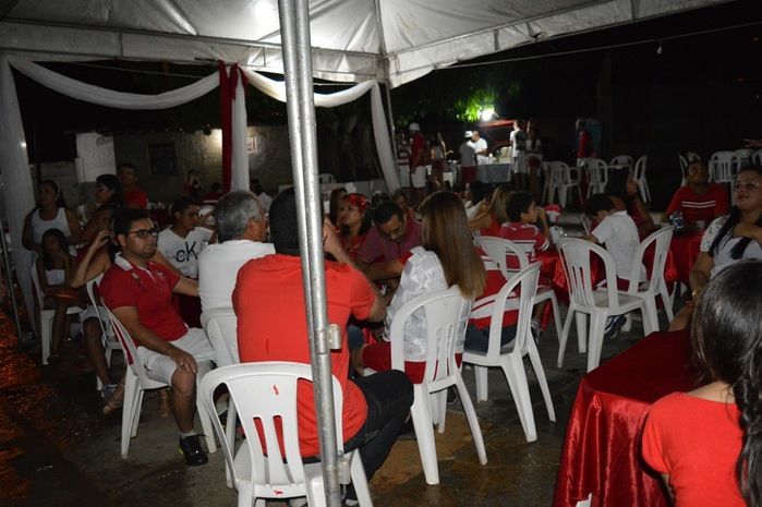 Sucesso no IV Baile Vermelho e Branco - Imagem 29
