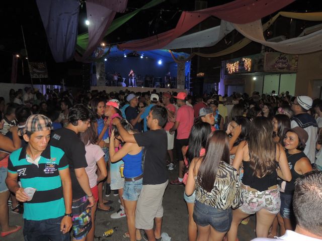 Público surpreende na primeira noite de Carnaval de Pedro II - Imagem 31