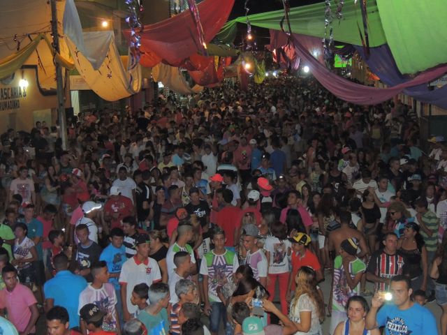Público surpreende na primeira noite de Carnaval de Pedro II - Imagem 20