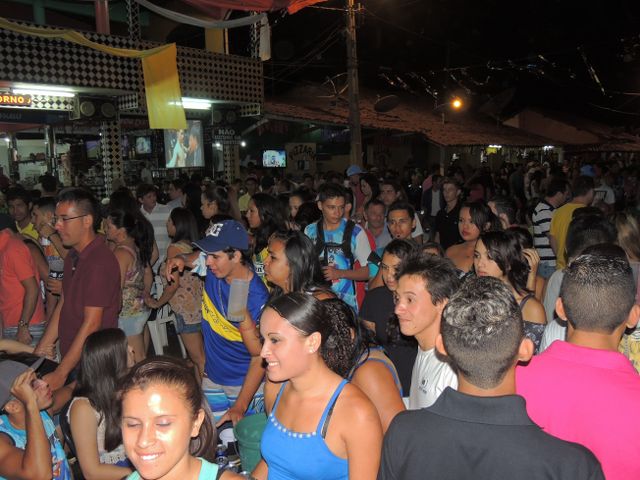 Público surpreende na primeira noite de Carnaval de Pedro II - Imagem 2