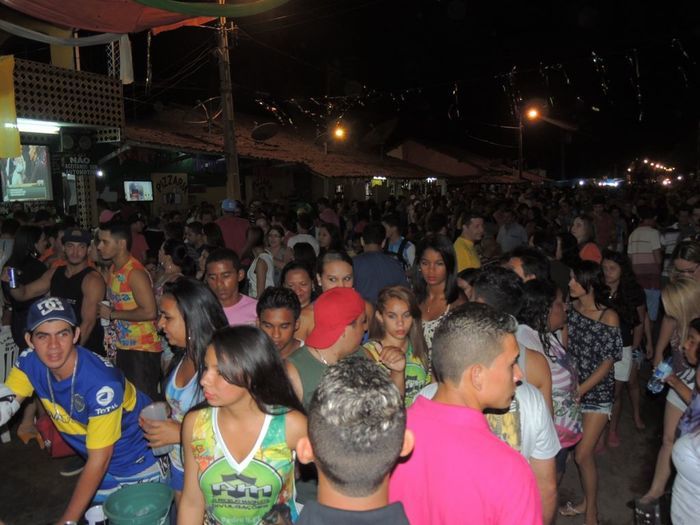 Público surpreende na primeira noite de Carnaval de Pedro II - Imagem 1