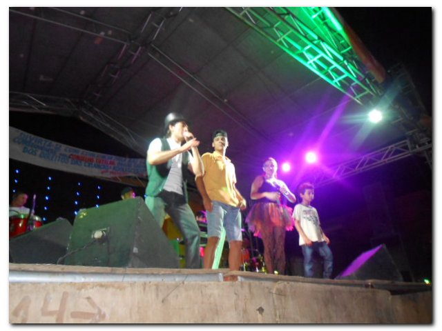 Terceira noite de Carnaval em Inhuma atrai muitos foliões - Imagem 4