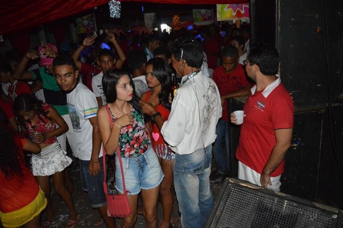 Sucesso no IV Baile Vermelho e Branco - Imagem 19