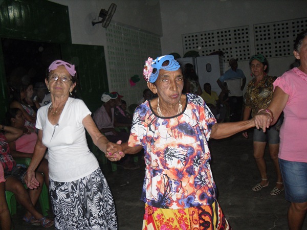 Idosos de Pimenteiras ganham baile de carnaval  - Imagem 21