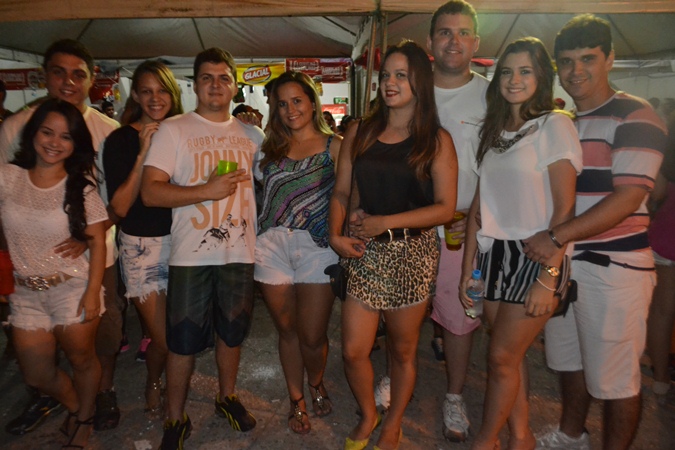 Multidão prestigia o encerramento do Carnaval em Campo Maior - Imagem 6