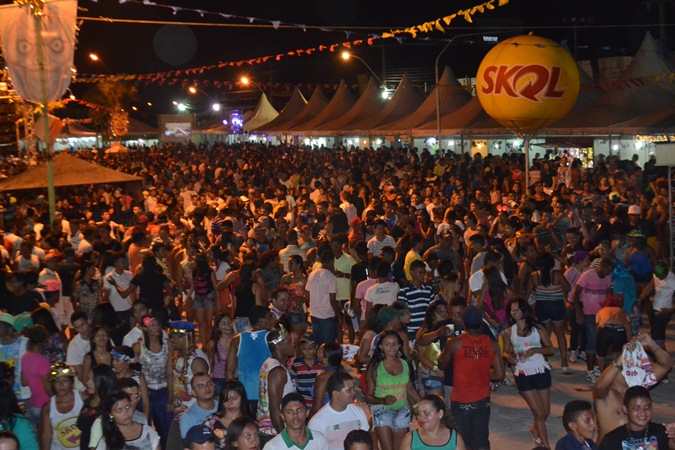 Multidão prestigia o encerramento do Carnaval em Campo Maior - Imagem 4