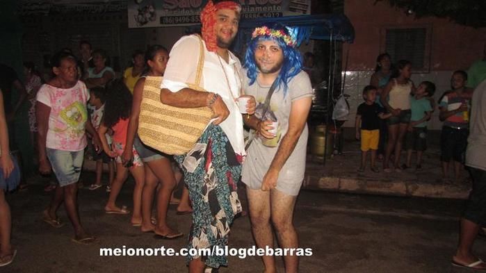 Alegria e descontração no tradicional 'Bloco dos Sujos' - Imagem 30