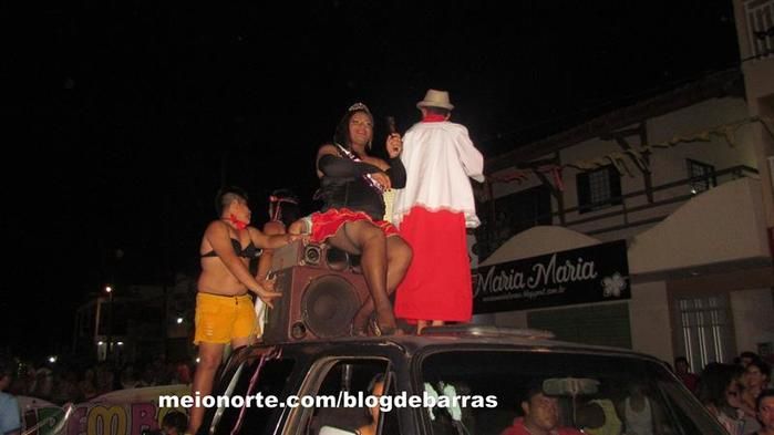 Alegria e descontração no tradicional 'Bloco dos Sujos' - Imagem 17