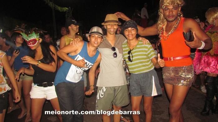 Alegria e descontração no tradicional 'Bloco dos Sujos' - Imagem 31