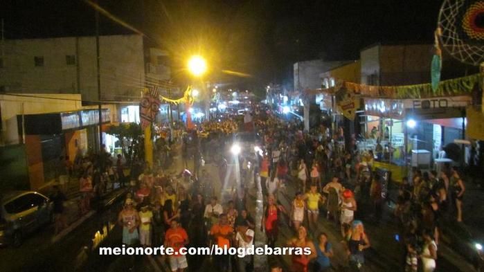 Alegria e descontração no tradicional 'Bloco dos Sujos' - Imagem 29