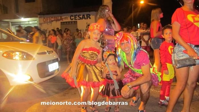 Alegria e descontração no tradicional 'Bloco dos Sujos' - Imagem 50