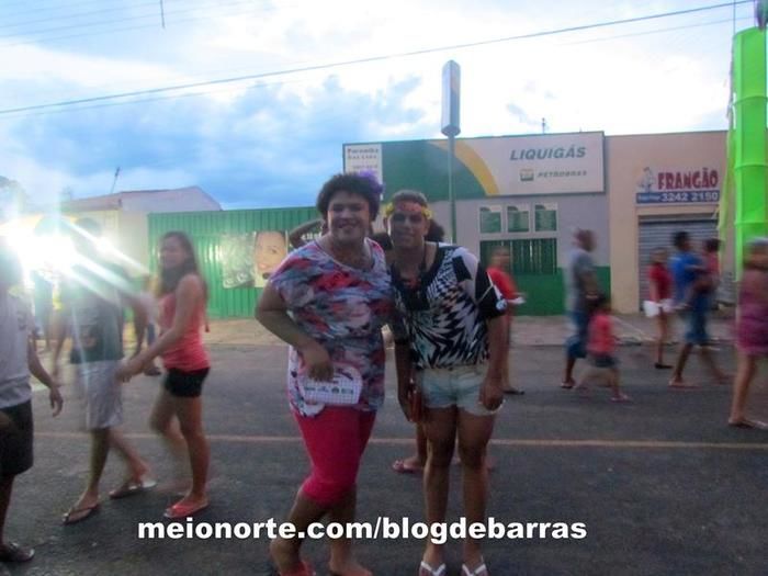 Alegria e descontração no tradicional 'Bloco dos Sujos' - Imagem 7