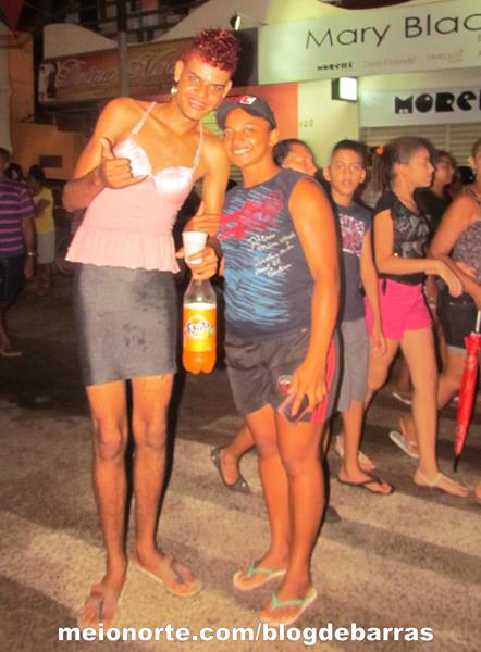 Alegria e descontração no tradicional 'Bloco dos Sujos' - Imagem 11