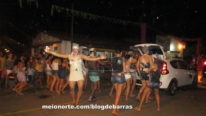 Alegria e descontração no tradicional 'Bloco dos Sujos' - Imagem 52