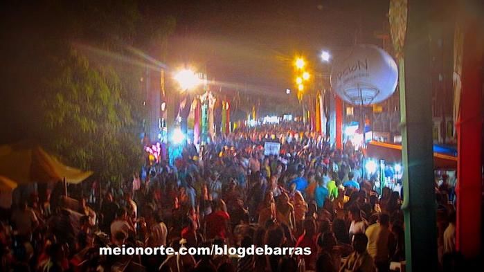 Alegria e descontração no tradicional 'Bloco dos Sujos' - Imagem 84