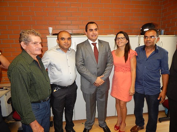 Prefeito de Lagoinha Presente na Posse dos Deputados - Imagem 7