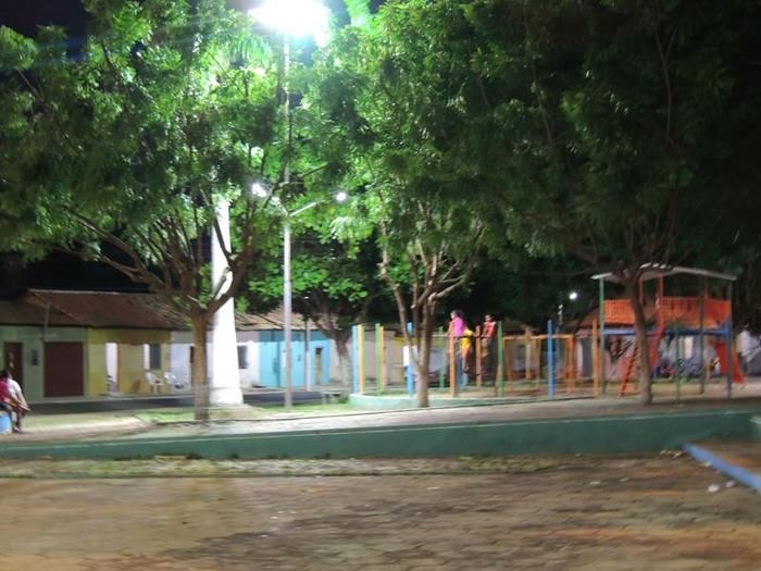 Prefeitura Municipal melhora a iluminação da praça de eventos - Imagem 2