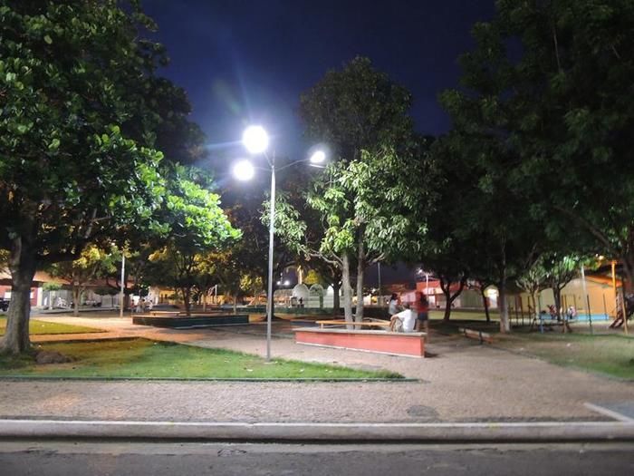 Prefeitura Municipal melhora a iluminação da praça de eventos - Imagem 3