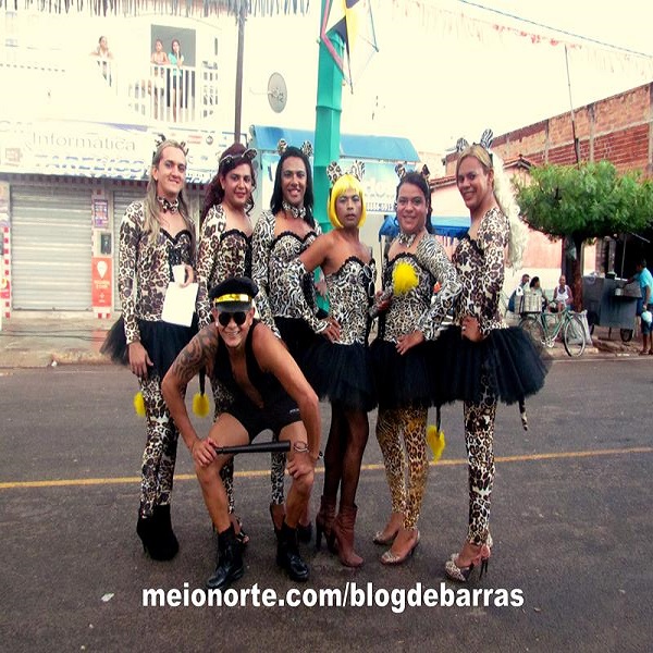 Alegria e descontração no tradicional 'Bloco dos Sujos' - Imagem 1