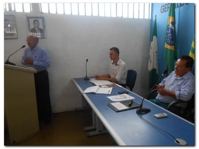 Prefeito Municipal Dr. Moura deixa mensagem na Câmara de Vereadores na abertura dos trabalhos do ano de 2015 - Imagem 3