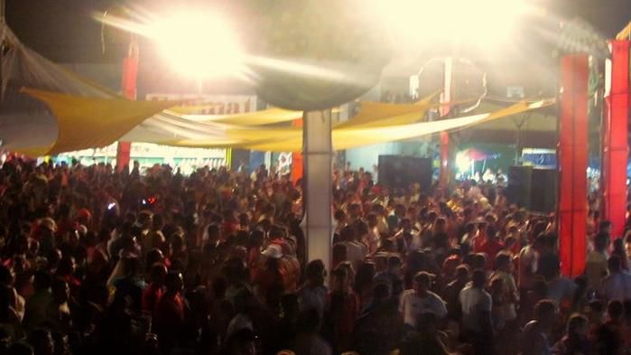 Alegria e descontração no tradicional 'Bloco dos Sujos' - Imagem 94