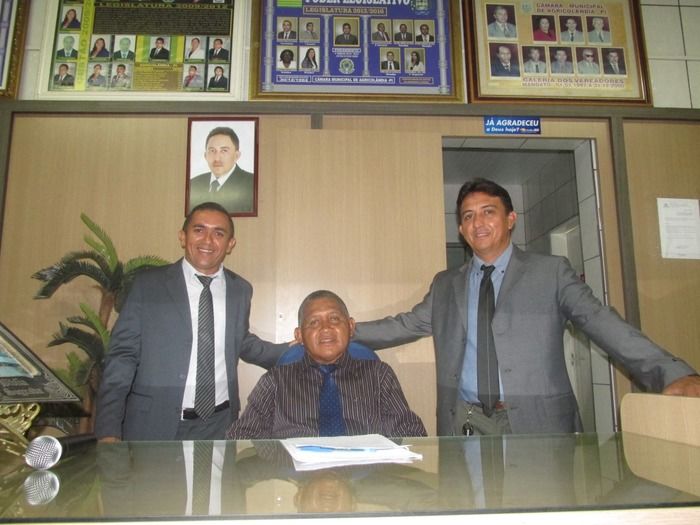 Vereador Luizão Faz sua primeira Sessão como o novo presidente na Câmara municipal de Agricolândia  - Imagem 2