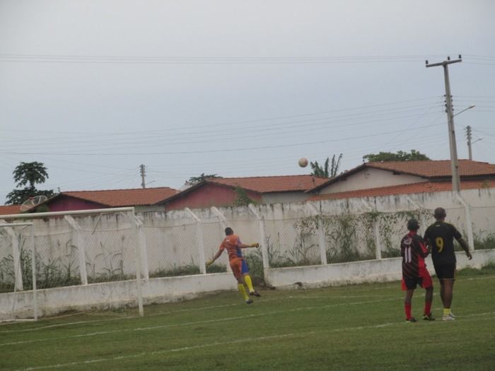 Demerval Lobão vence o time de Curralinhos na abertura do Campeonato dos quarentões em Agricolândia - Imagem 15
