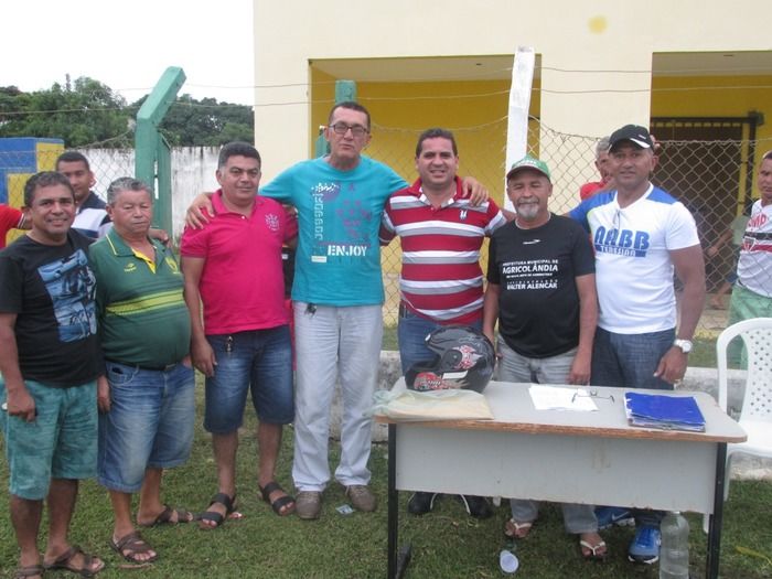 Demerval Lobão vence o time de Curralinhos na abertura do Campeonato dos quarentões em Agricolândia - Imagem 38