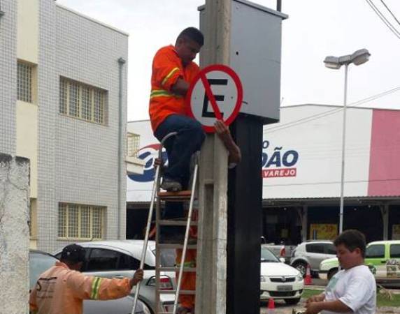 Iniciada a revitalização da sinalização vertical e eletrônica de Campo Maior - Imagem 1
