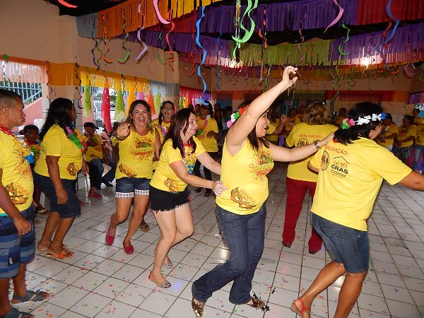 Social realiza Carnaval para os Idosos de Lagoinha - Imagem 8