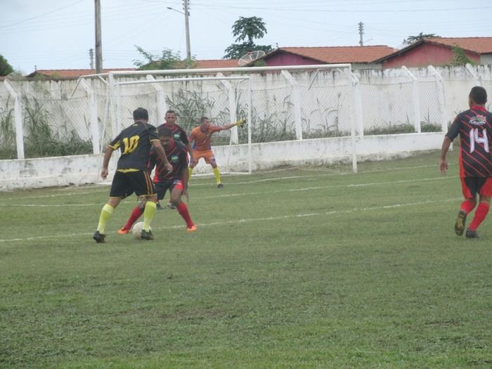 Demerval Lobão vence o time de Curralinhos na abertura do Campeonato dos quarentões em Agricolândia - Imagem 13