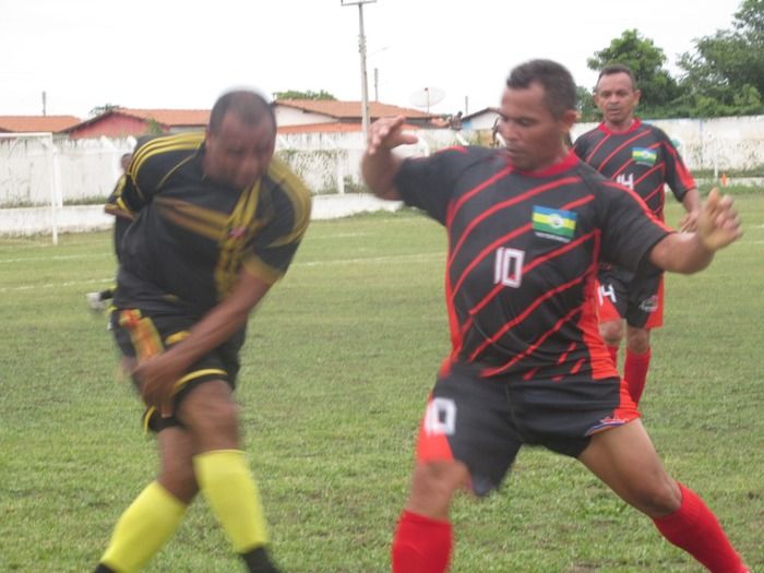 Demerval Lobão vence o time de Curralinhos na abertura do Campeonato dos quarentões em Agricolândia - Imagem 25