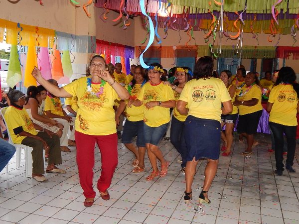 Social realiza Carnaval para os Idosos de Lagoinha - Imagem 7