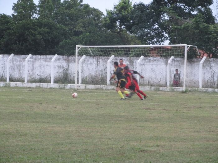 Demerval Lobão vence o time de Curralinhos na abertura do Campeonato dos quarentões em Agricolândia - Imagem 35