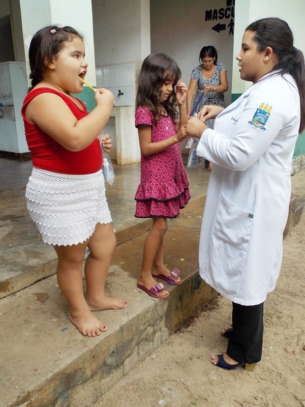 Secretaria de Saúde realiza escovação supervisionada nas Escolas Municipais - Imagem 6