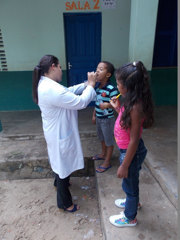 Secretaria de Saúde realiza escovação supervisionada nas Escolas Municipais - Imagem 18
