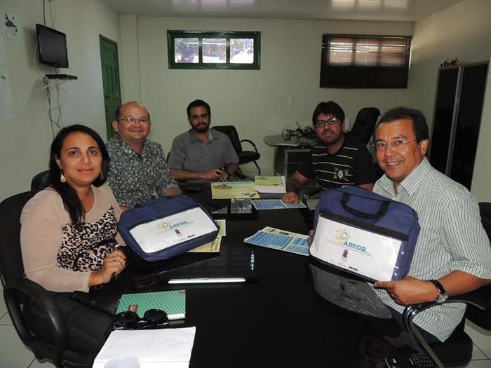 Prefeito Jonas Moura firma parceria com a UESPI visando a formação e qualificação de professores do município. - Imagem 2