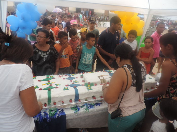 Prefeito faz corte do bolo de 21 anos da cidade - Imagem 16