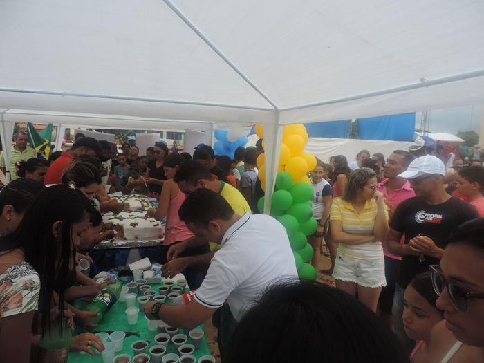 Prefeito faz corte do bolo de 21 anos da cidade - Imagem 18