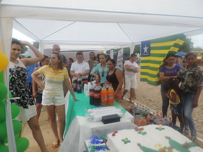 Prefeito faz corte do bolo de 21 anos da cidade - Imagem 3