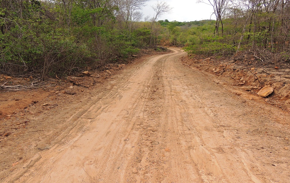 Prefeitura conclui estrada do assentamento Salobro