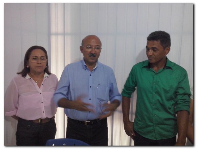 Dr. Moura Empossa Antônio Salustiano Batista Filho para exercer o Cargo em Comissão de Secretário de Serviços Públicos e Urbanismo. - Imagem 13