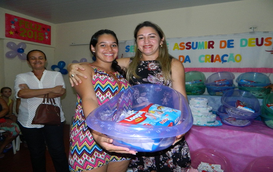 Município entrega enxovais para gestantes