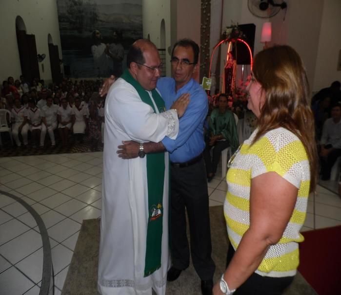 Pe. Miguel Junior toma posse como novo padre de Elesbão Veloso  - Imagem 36