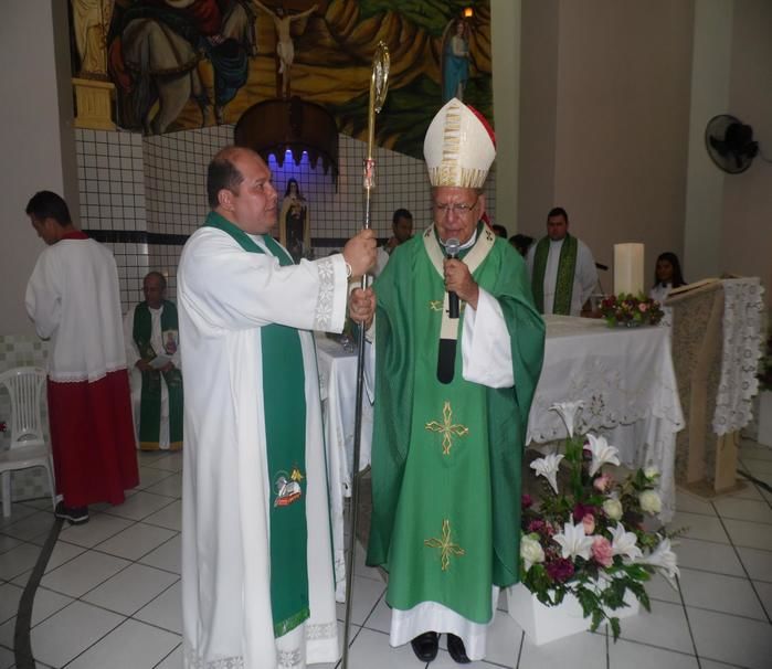 Pe. Miguel Junior toma posse como novo padre de Elesbão Veloso  - Imagem 13
