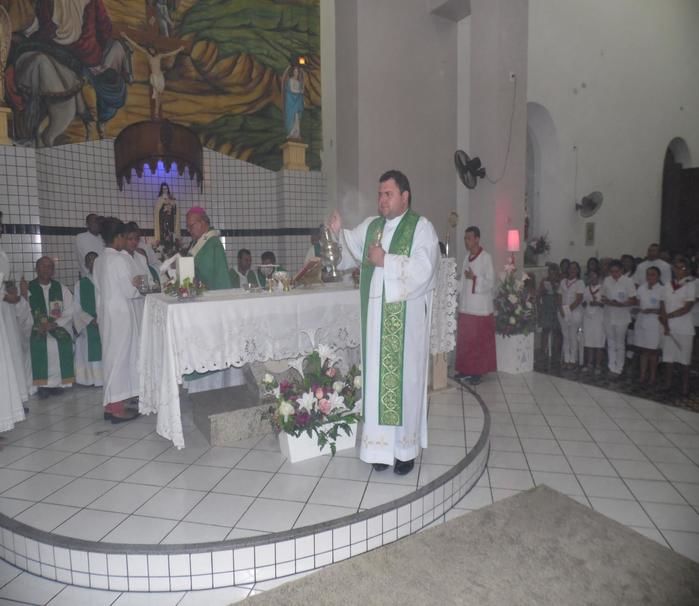 Pe. Miguel Junior toma posse como novo padre de Elesbão Veloso  - Imagem 28