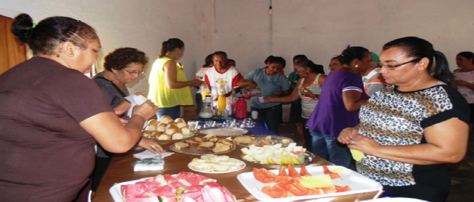 Atividades no CRAS em dois mil e quinze teve inicio com café da manhã    