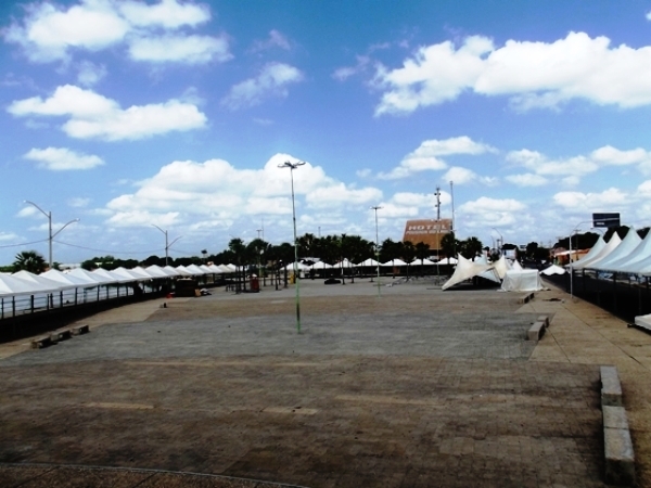 Arena da folia começa a ser preparada para receber foliões em Campo Maior - Imagem 1
