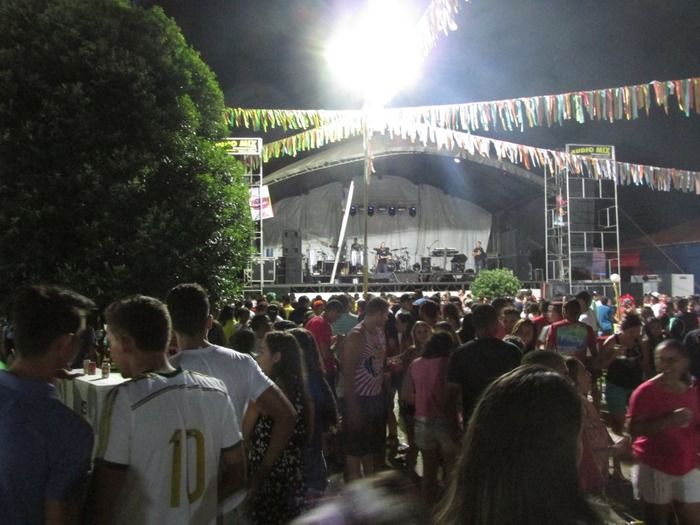 Zé Pereira 2015 em São Pedro do Piaui Foi Show de Animação com a Banda Selva Branca da Bahia - Imagem 39