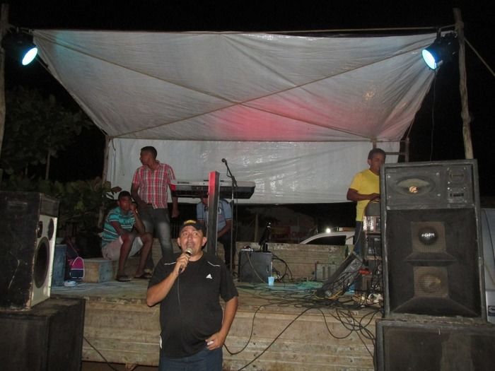 Prefeito Walter Alencar participa da primeira Noite de Festejos e sorteia cinco grade de cerveja em cada Barraca no Residencial Novo Horizonte  - Imagem 5
